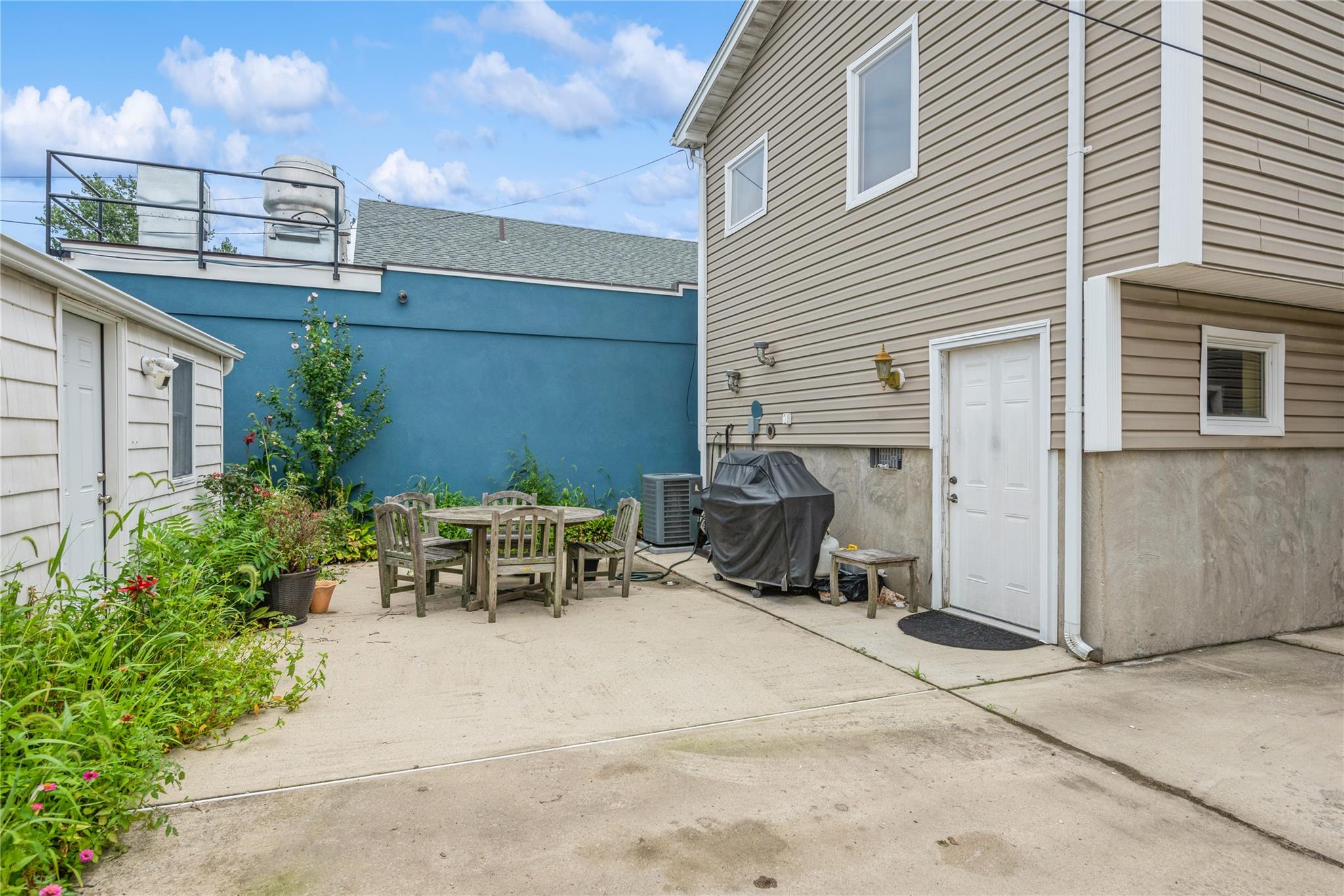 347 Bayville Avenue