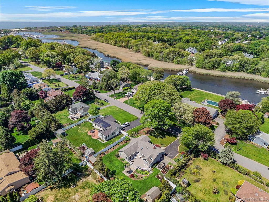 Photo of 15 Evergreen Lane, East Patchogue, NY 11772 (MLS # 1002291)