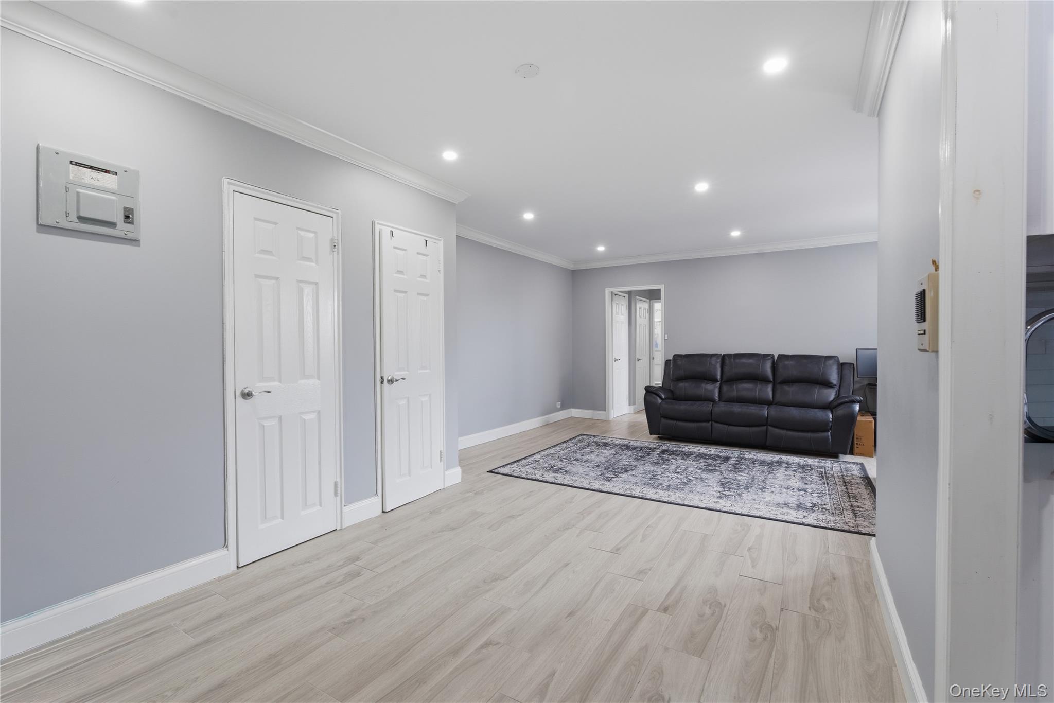 5639 Netherland Avenue 5C