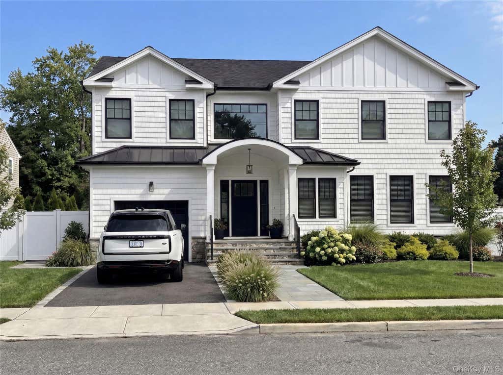 Photo of 134 Colony Lane, Syosset, NY 11791 (MLS # 1029134)