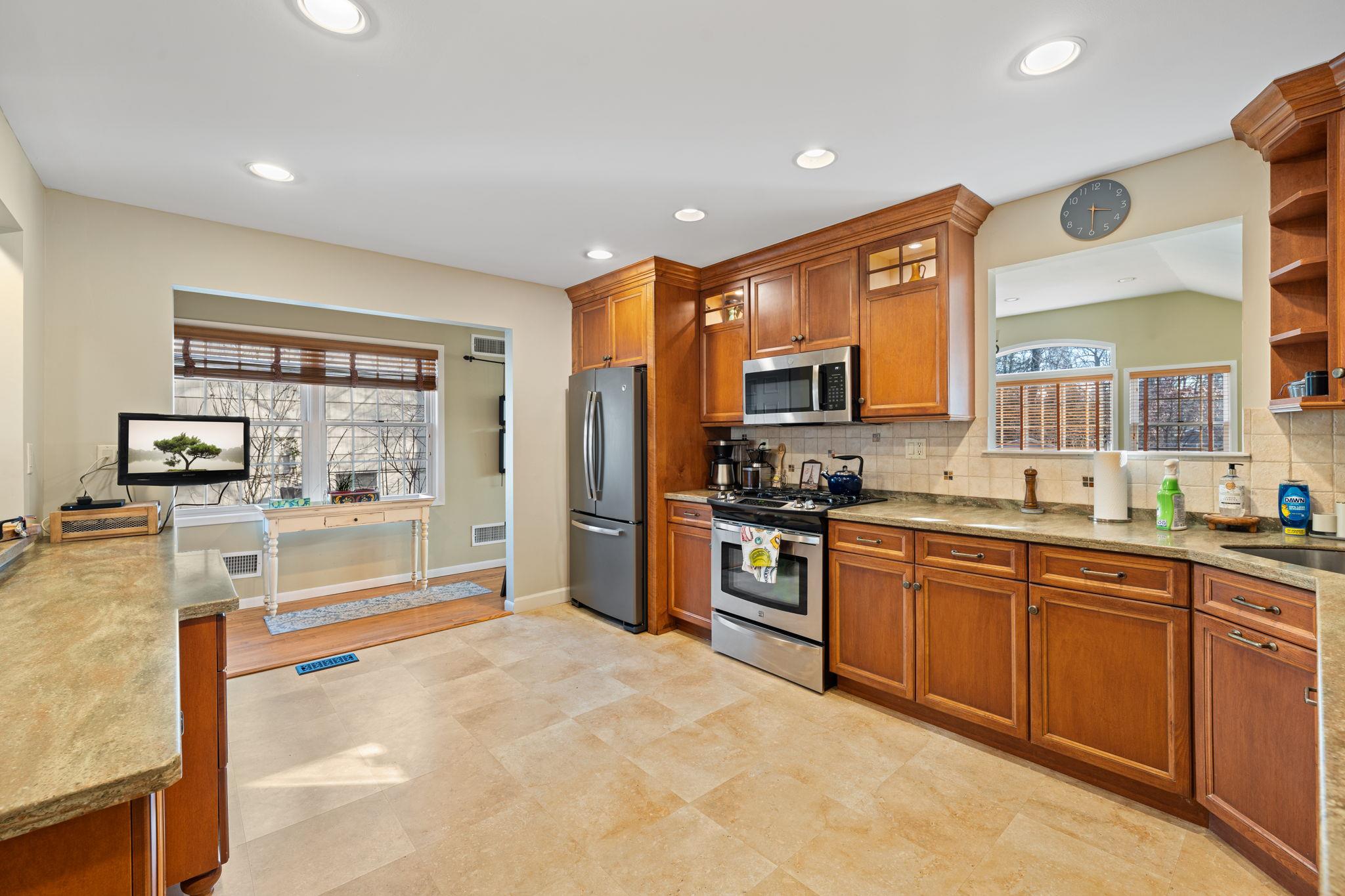 187 Austin Avenue, Tappan, New York image 16