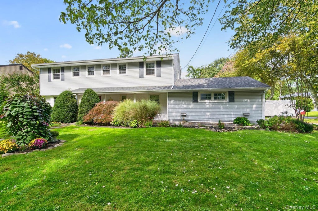 Photo of 39 Drohan Street, Huntington, NY 11743 (MLS # 1056376)