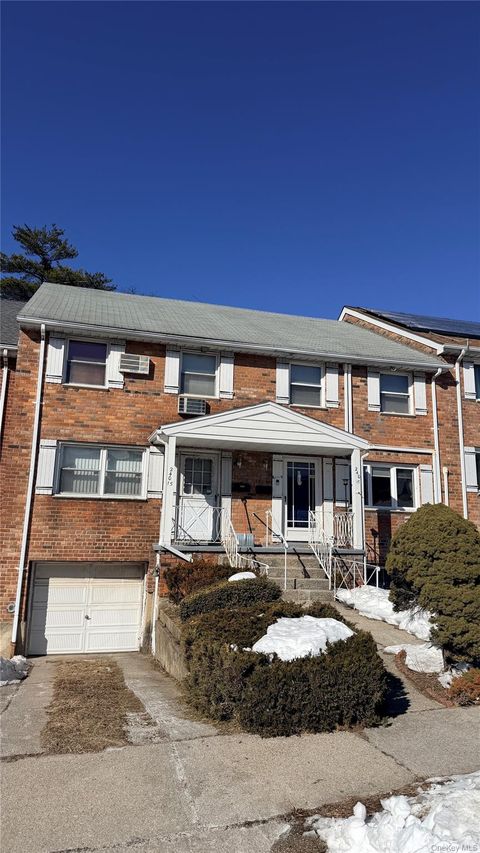 24017 67th Avenue Little Neck NY 11362