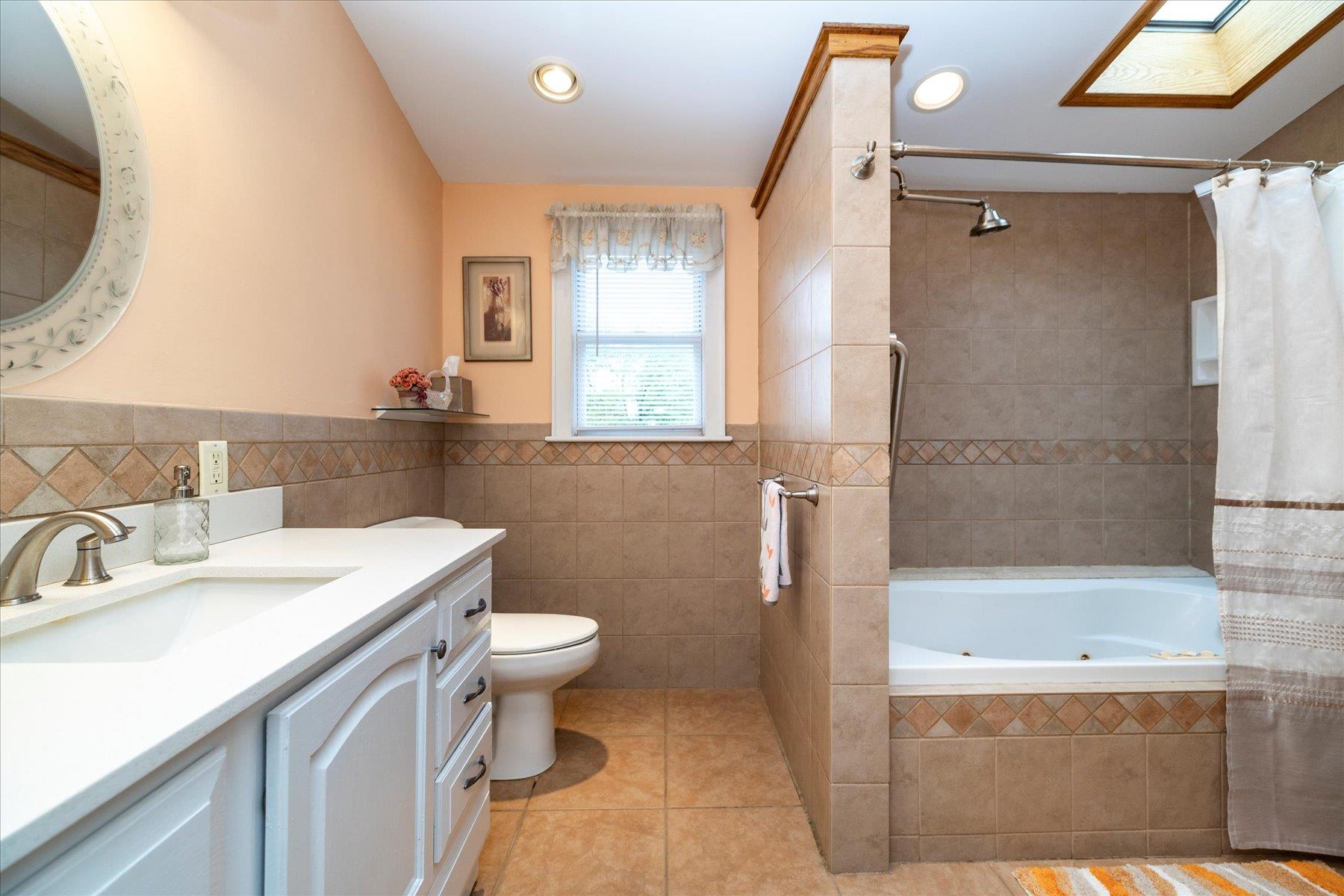 19 Croyden Street, New Hyde Park, New York image 18
