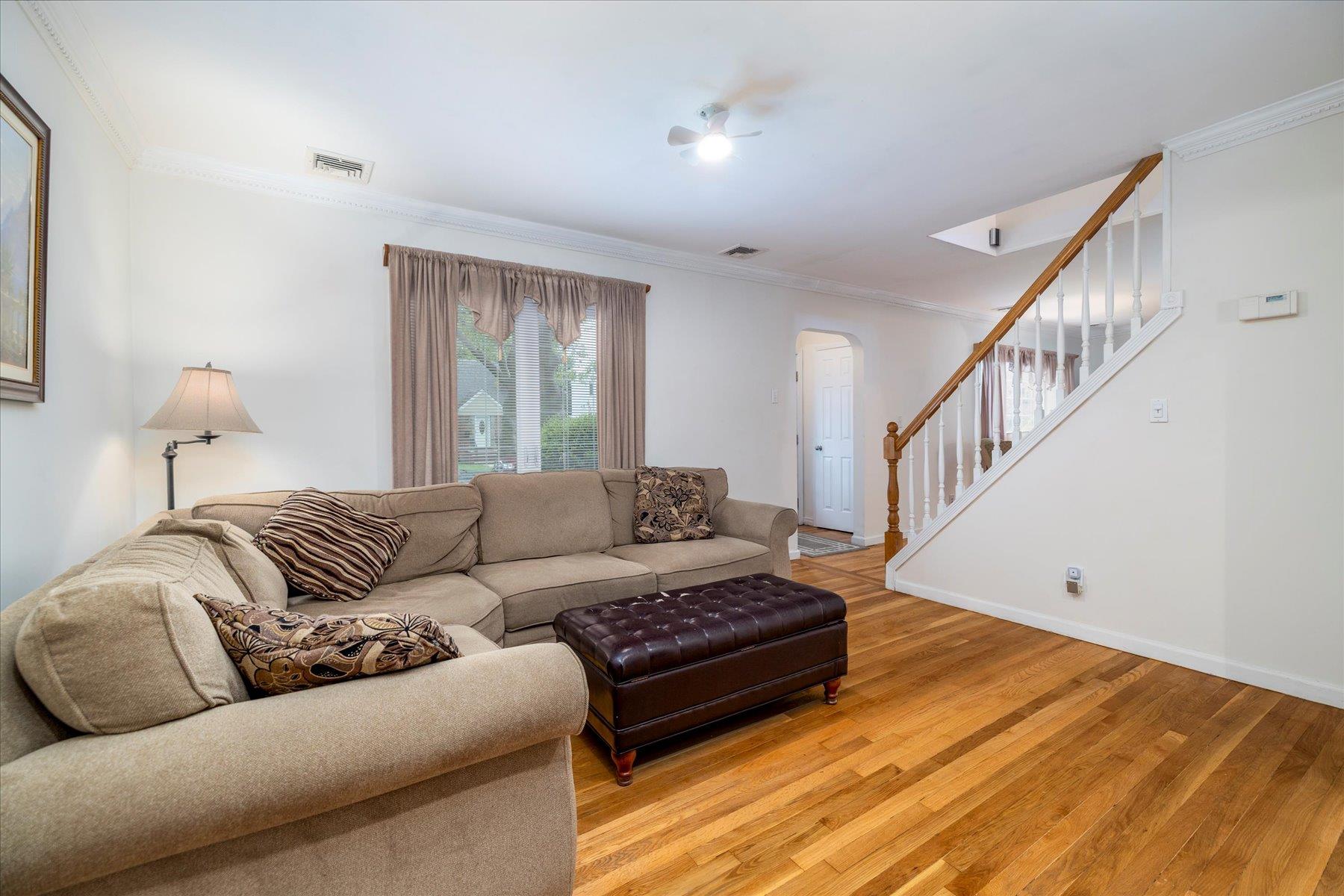 19 Croyden Street, New Hyde Park, New York image 4