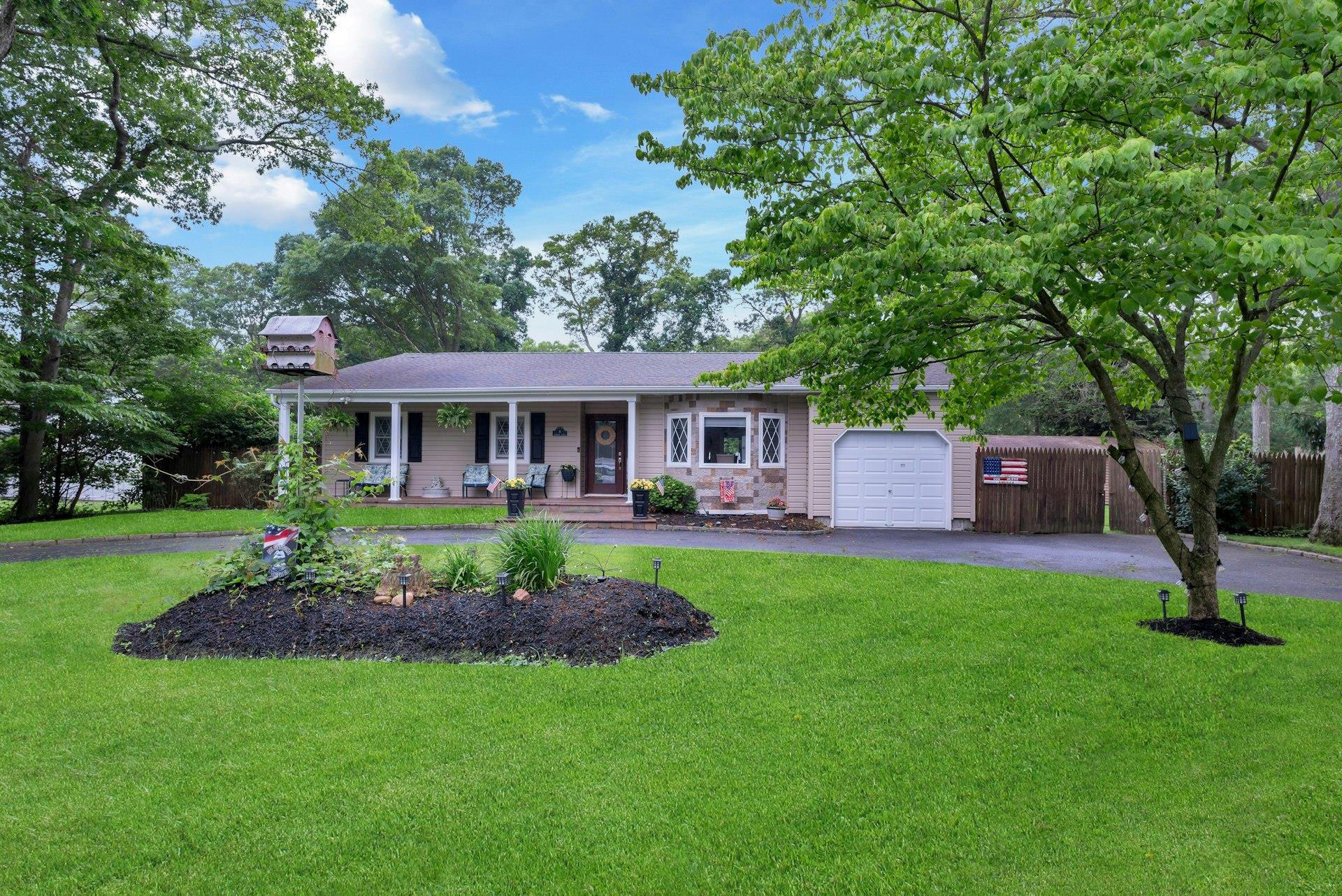 8 Franklin Avenue
