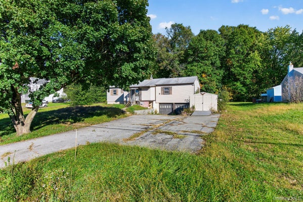 662 S DRURY LN, ROCK TAVERN, NY 12575 - Image bf18d4722c74a902ed47b02b37dbfcef/2427112281