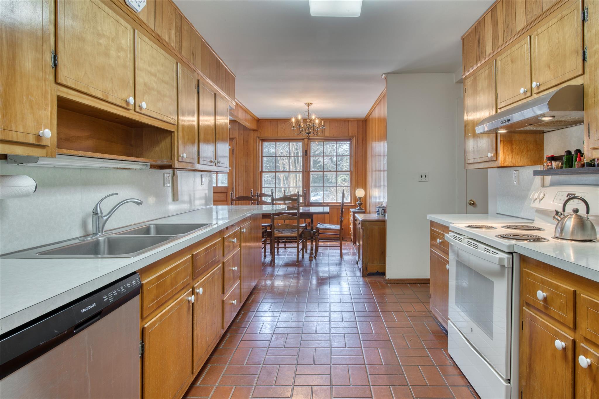 2255 Old Orchard Road, East Marion, New York image 10
