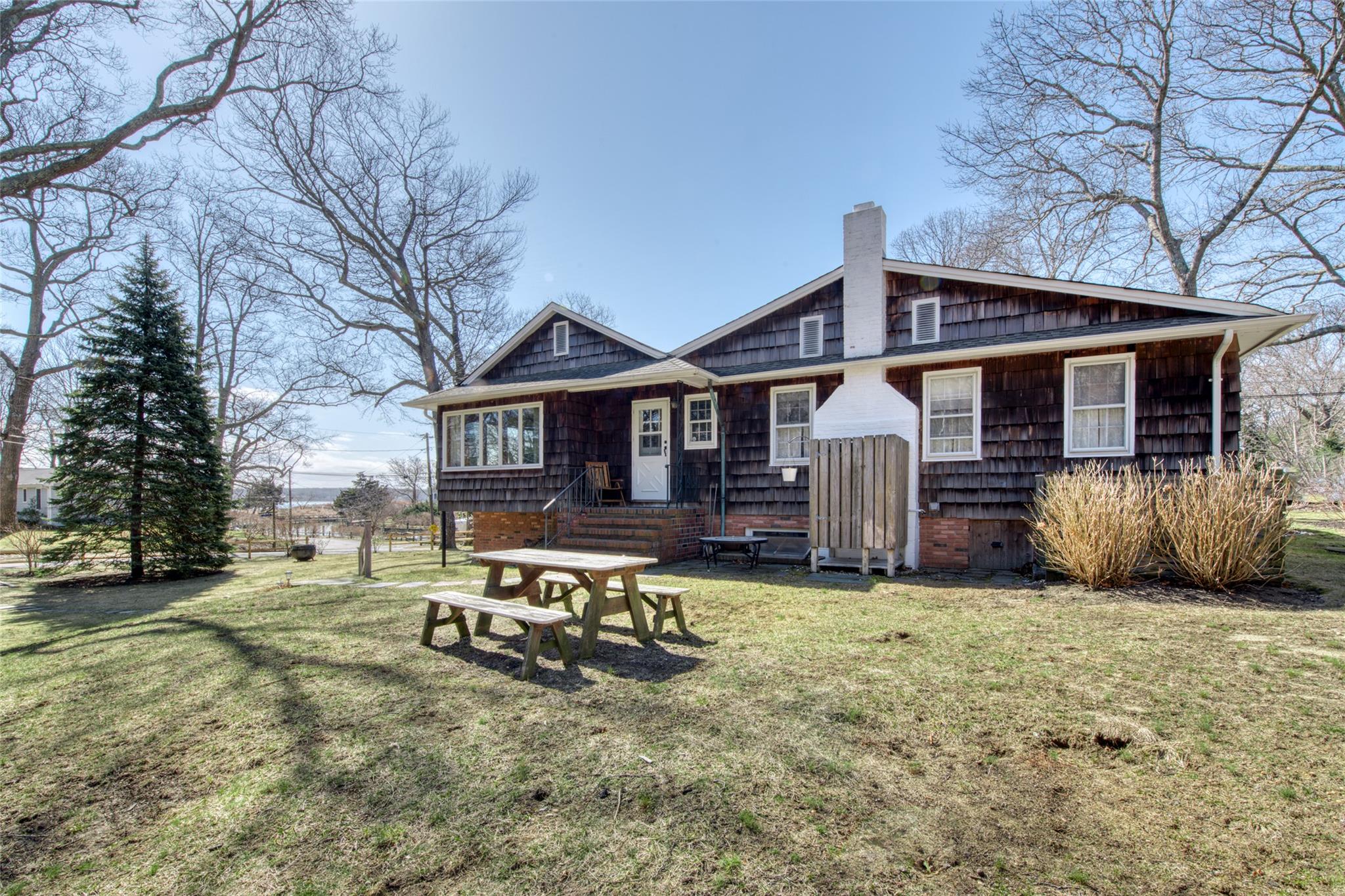 2255 Old Orchard Road, East Marion, New York image 1