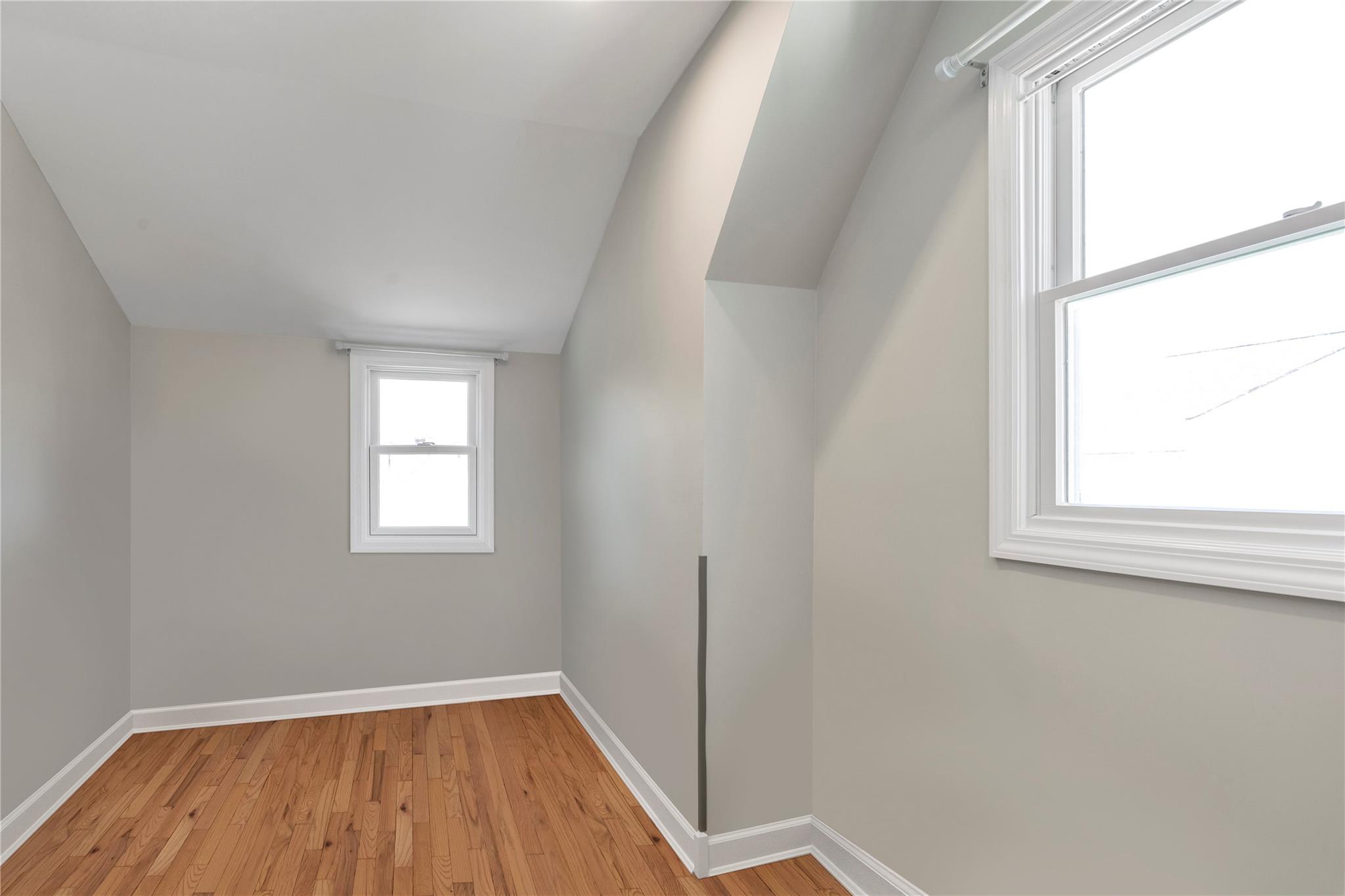 4 Oak Ridge Lane, Albertson, New York image 13