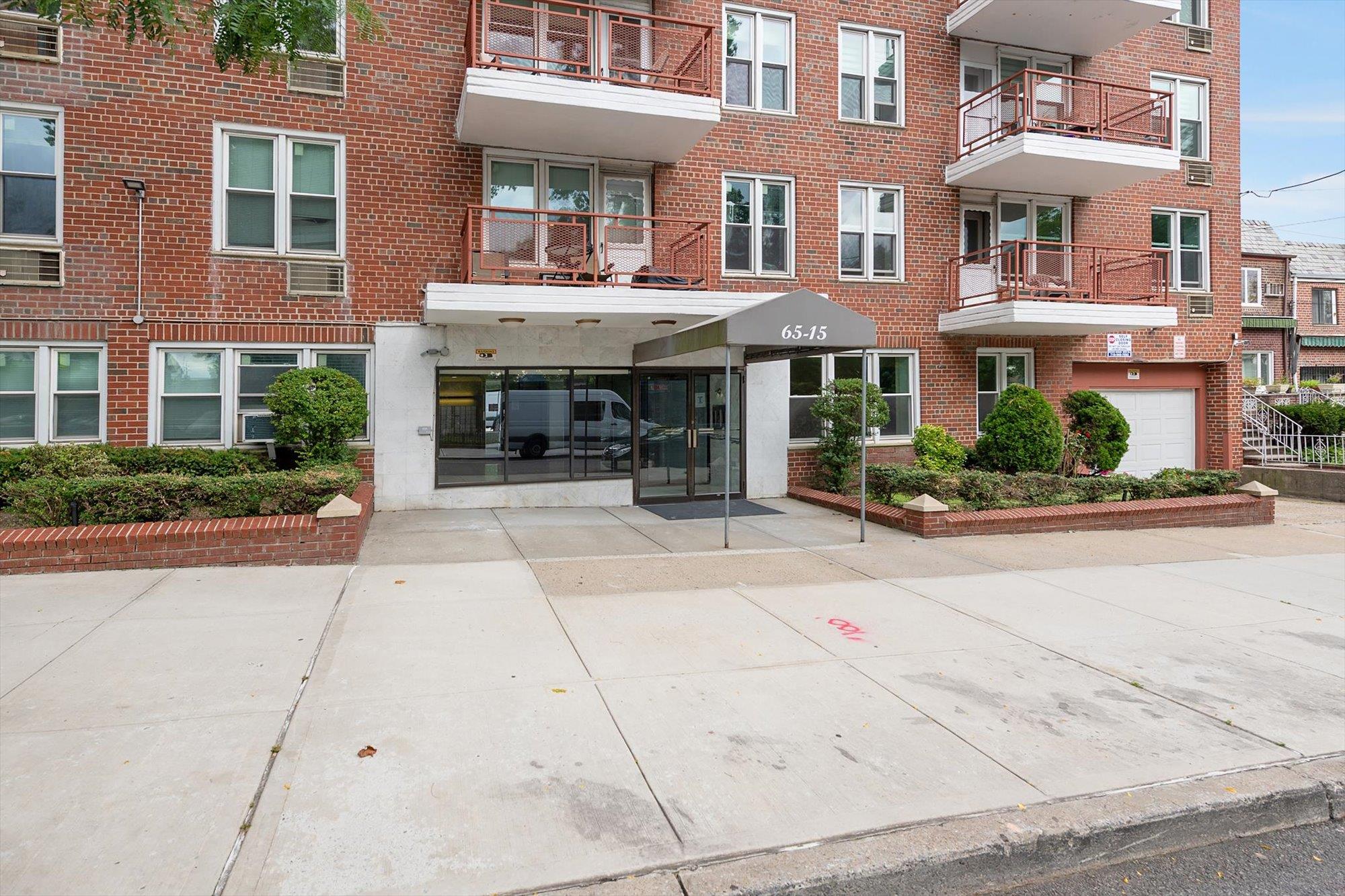 Property for Sale at Alderton Street 3-B, Rego Park, Queens, NY - Bedrooms: 1 
Bathrooms: 1 
Rooms: 4  - $335,000