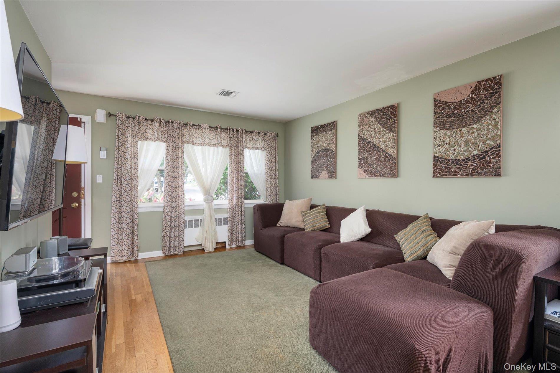 492 Nassau Boulevard