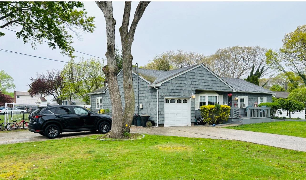 2020 Julia Goldbach Avenue, Ronkonkoma, New York image 2