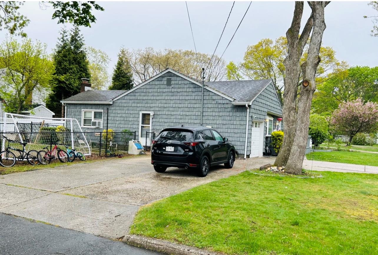2020 Julia Goldbach Avenue, Ronkonkoma, New York image 3