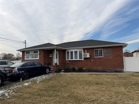 458 Carlls Path Deer Park NY 11729