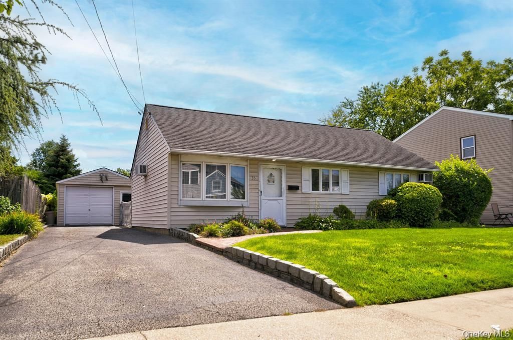 Photo of 35 Vernon Street, Plainview, NY 11803 (MLS # 973203)