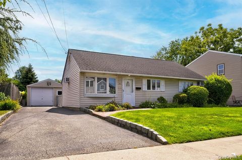 Homes For Sale - 35 Vernon Street<br/> Plainview, NY 11803