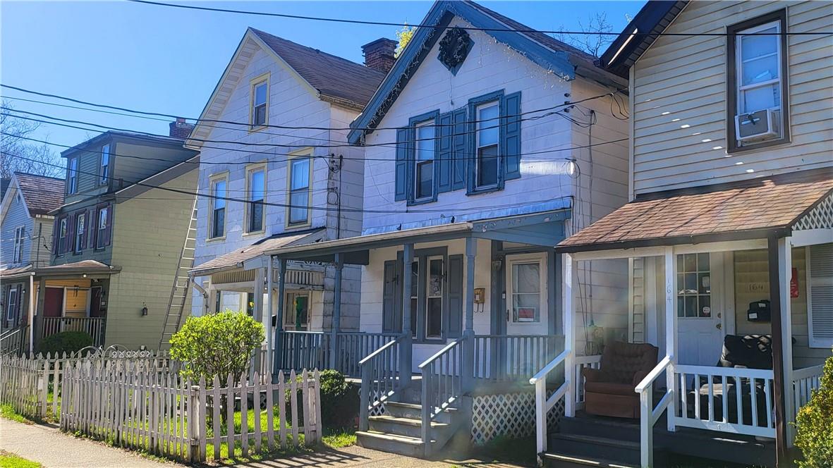 Thompson Street, Poughkeepsie, New York - 3 Bedrooms  
1 Bathrooms - 