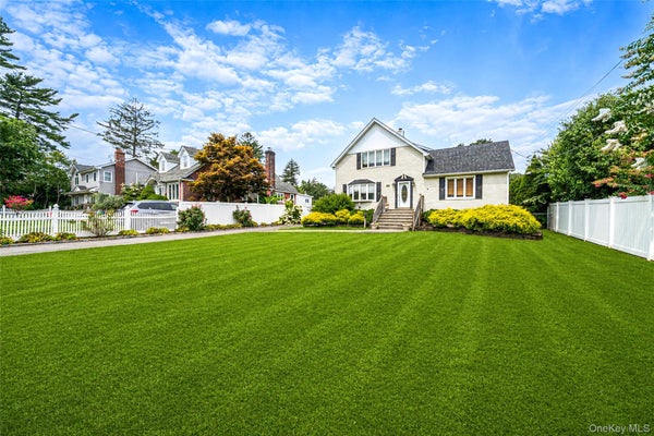 67 BOULEVARD AVE, GREENLAWN, NY 11740 - Image bf34e51c28df97be4d2af89ca4ab5de5/397234397