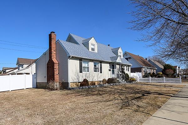 510 Ray Street, Freeport, New York image 2