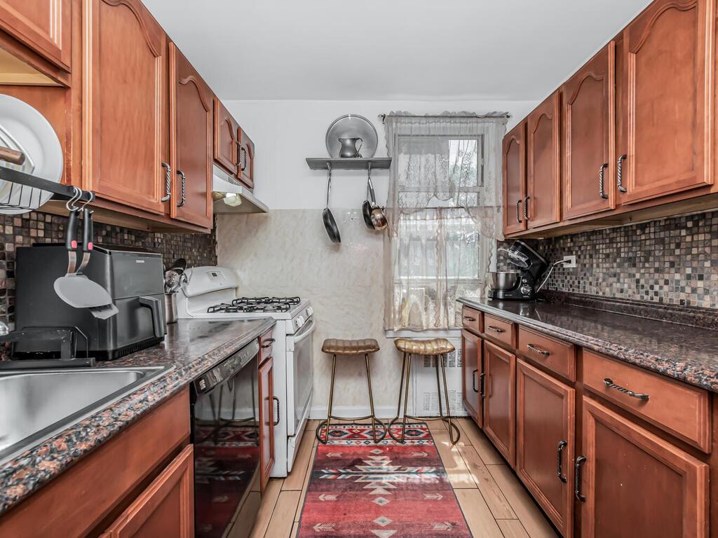 2385 Barker Avenue #3A, Bronx, New York image 3