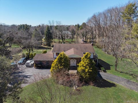 Homes For Sale - 5 Plaka Court<br/> Glen Head, NY 11545