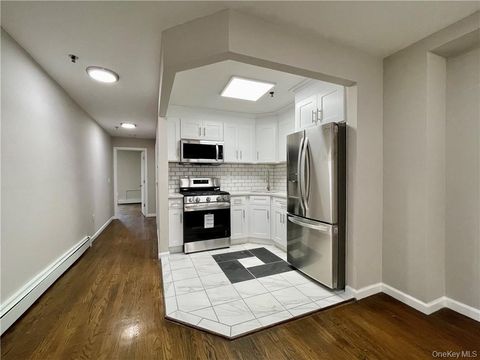 Photo of 3099 Heath Avenue #2a, Bronx, NY 10463 (MLS # 927548)