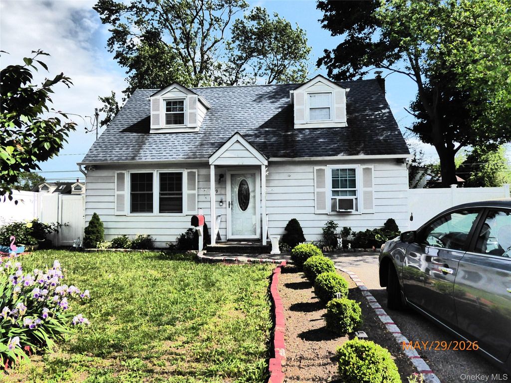 Photo of 19 3rd Street, Lindenhurst, NY 11757 (MLS # 1006560)