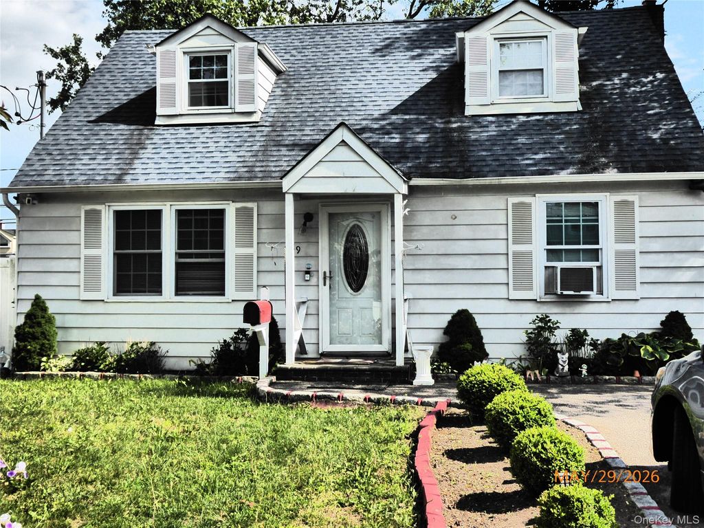 Photo of 19 3rd Street, Lindenhurst, NY 11757 (MLS # 1006560)