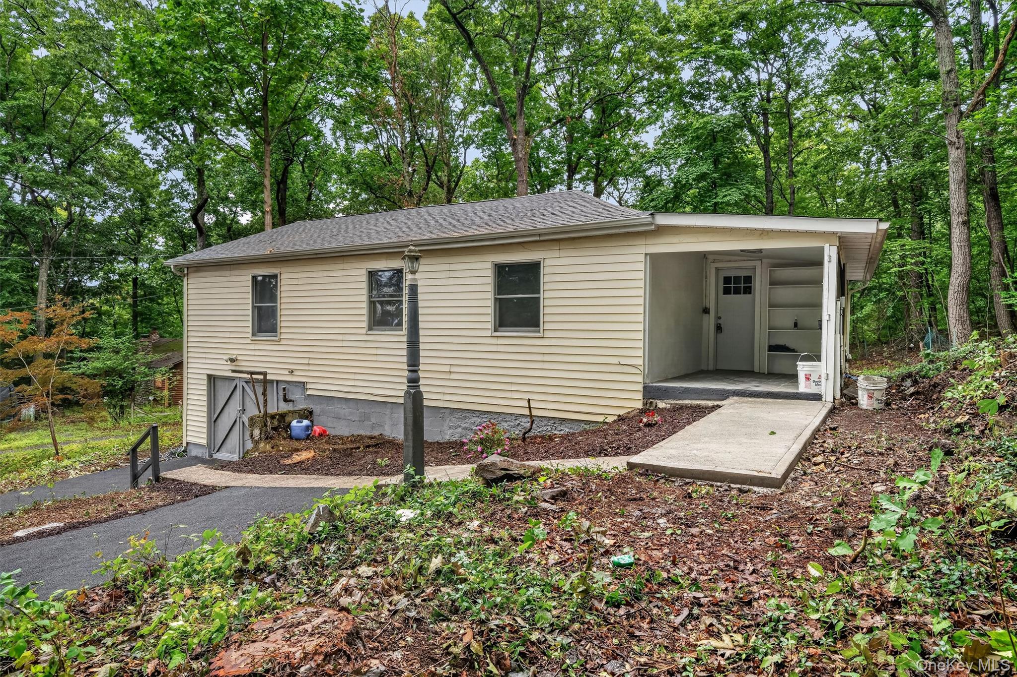 15 Arcadian Trail
