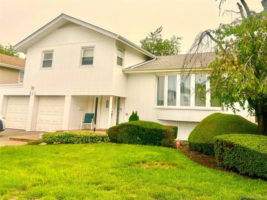 912 WHITEHALL DR, VALLEY STREAM, NY 11581 - Image bf4e2bcb7a810e4e262ceb68aa03734c/1876892661