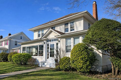 60 Lloyd Avenue Lynbrook NY 11563