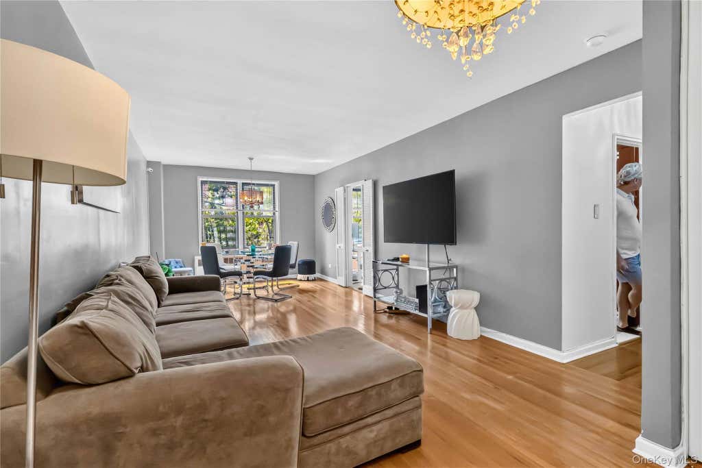 Photo of 665 Thwaites Place #5H, Bronx, NY 10467 (MLS # 1035102)