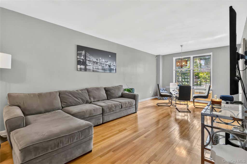 Photo of 665 Thwaites Place #5H, Bronx, NY 10467 (MLS # 1035102)