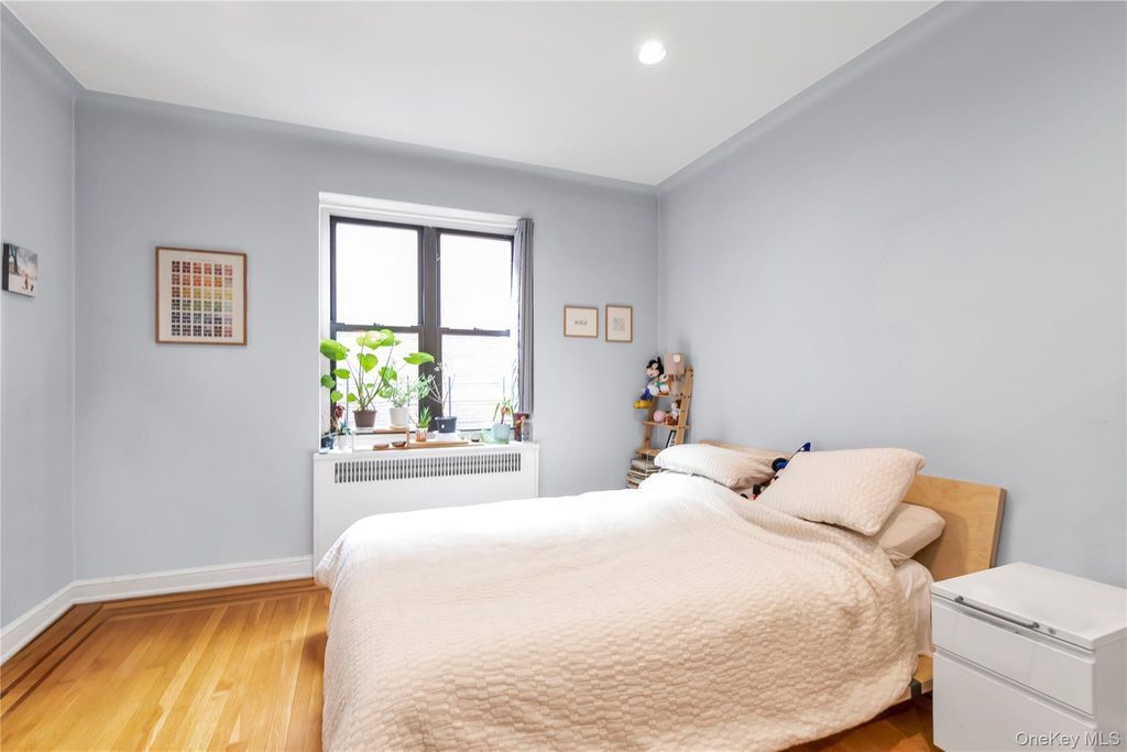 Photo of 25-40 31 Avenue #4E, Astoria, NY 11106 (MLS # 949818)