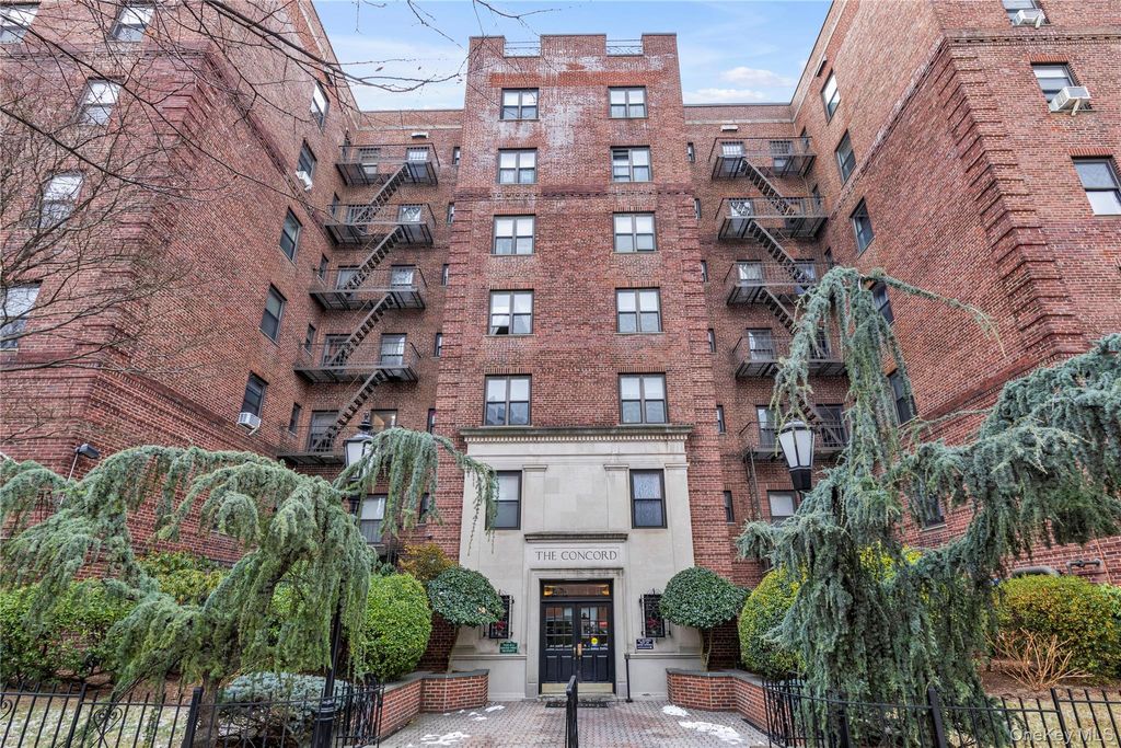 Photo of 25-40 31 Avenue #4E, Astoria, NY 11106 (MLS # 949818)