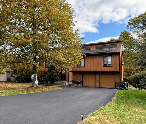 Photo of 17 Arlington Drive, Harriman, NY 10926 (MLS # 927072)