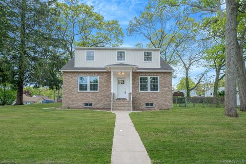Photo of 317 Haven Avenue, Ronkonkoma, NY 11779 (MLS # 998087)