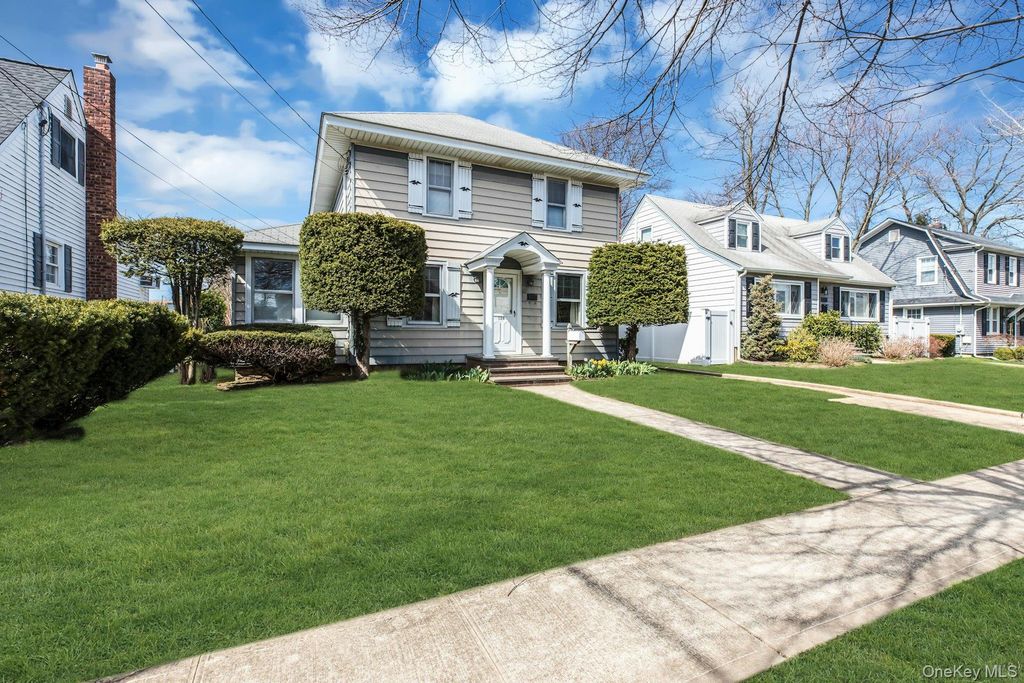 Photo of 126 Stuyvesant Avenue, Merrick, NY 11566 (MLS # 982152)