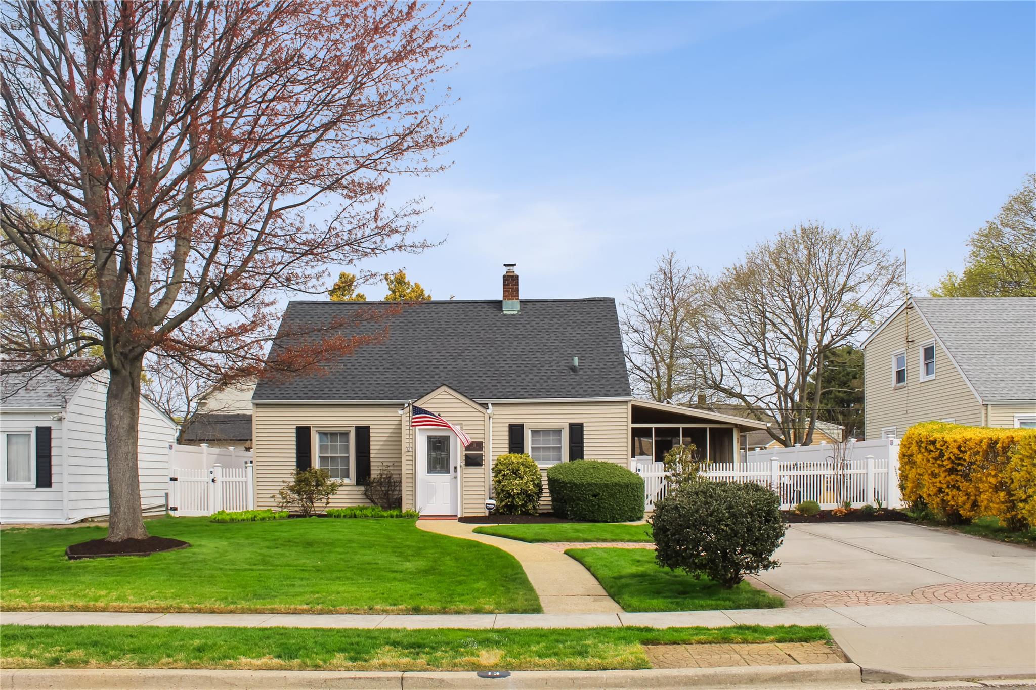 13 Plow Lane, Levittown, New York image 1