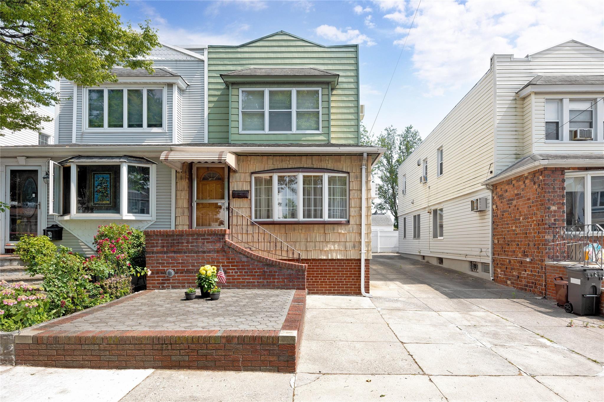 Property for Sale at 60th Road, Maspeth, Queens, NY - Bedrooms: 3 
Bathrooms: 2 
Rooms: 6  - $775,000