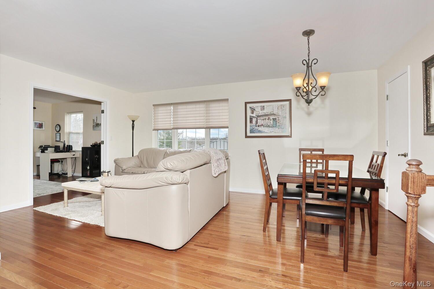 262 E Crooked Hill Road