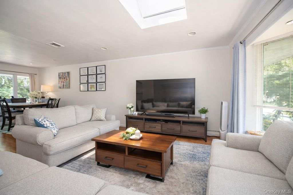 Photo of 36 Middle Lane, Jericho, NY 11753 (MLS # 954963)