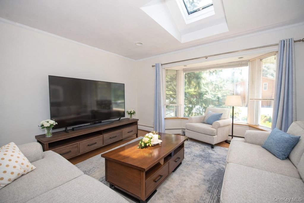 Photo of 36 Middle Lane, Jericho, NY 11753 (MLS # 954963)