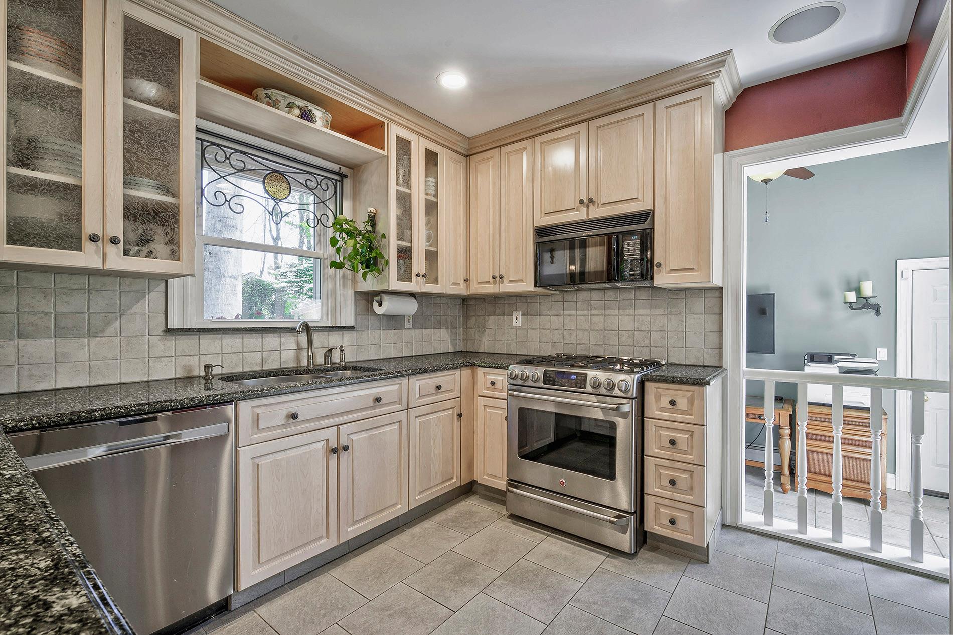 23 South Sixth Street St, Locust Valley, New York image 17