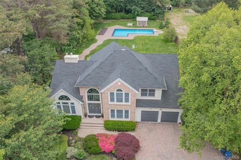 1138 Carlls Straight Path Dix Hills NY 11746