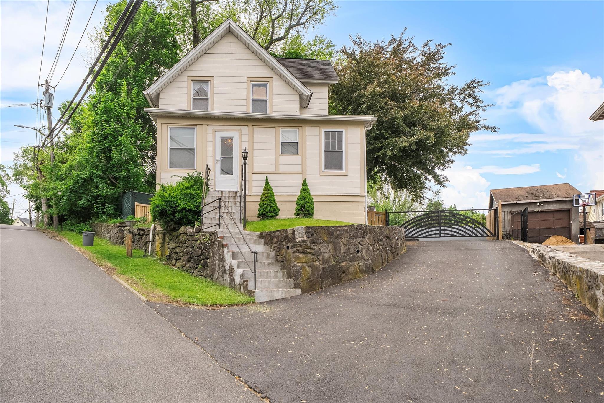 1219 Maple Avenue, Peekskill, New York image 1