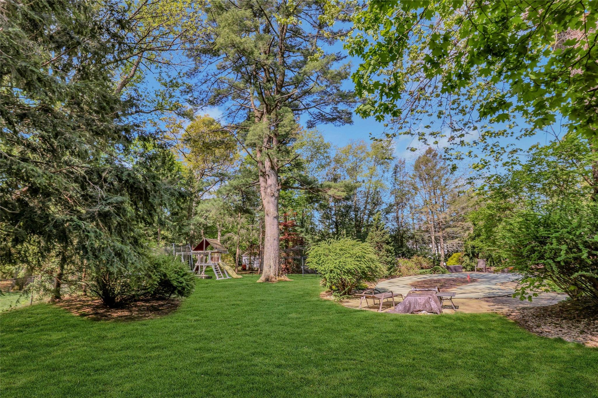 1 Balsar Court, Syosset, New York image 22