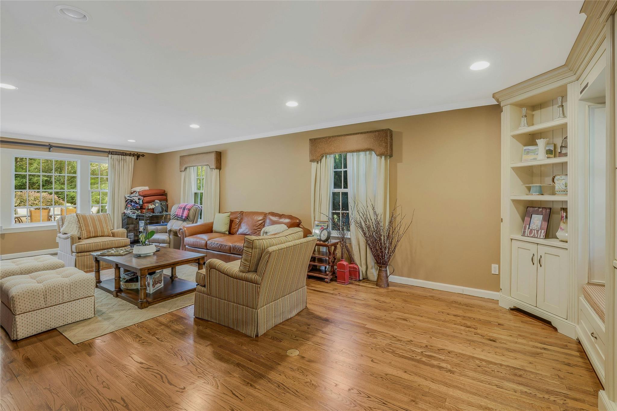 1 Balsar Court, Syosset, New York image 2