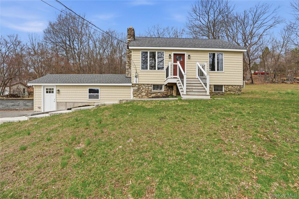 Photo of 28 Branch Street, Monroe, NY 10950 (MLS # 979066)